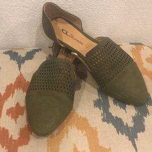 Chinese Laundry cut out flats